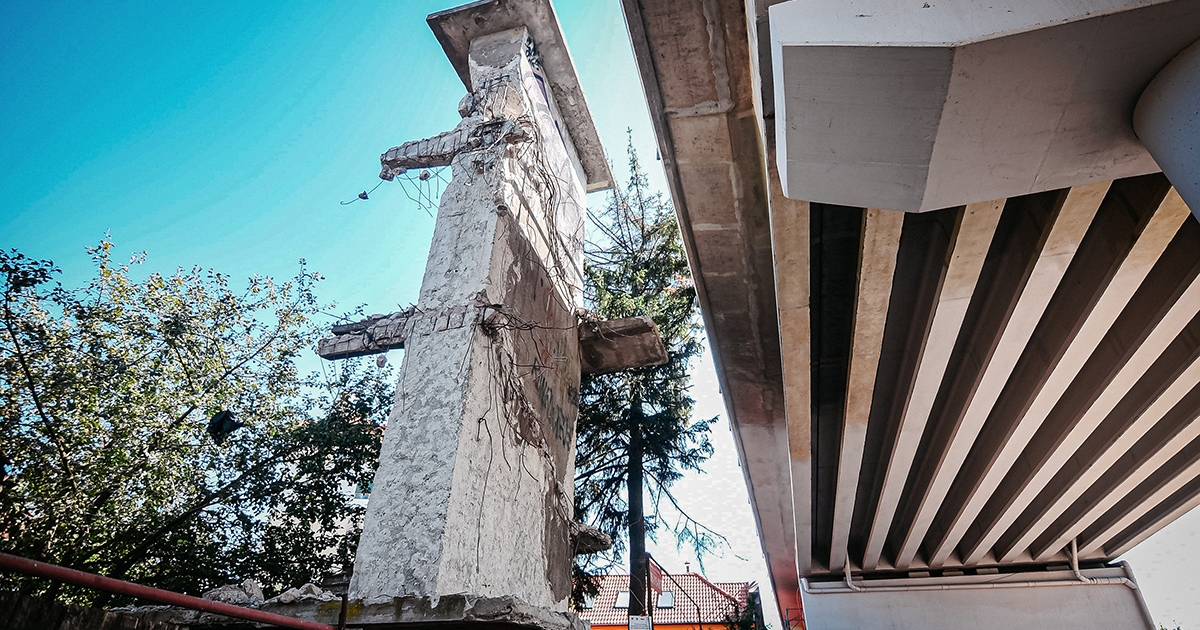 Romos lépcső a semmibe